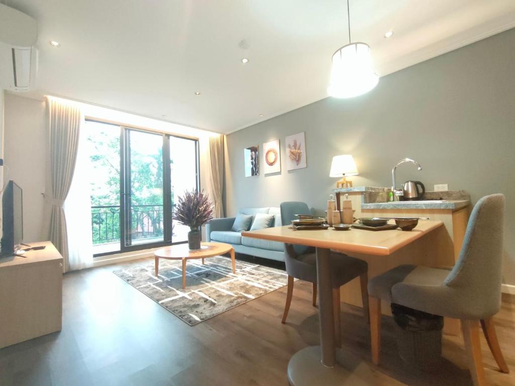 Hong Gia Tue Lake View – Hanoi